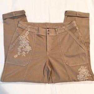 WHBM Prep-A-Pedi Pants - Size 10